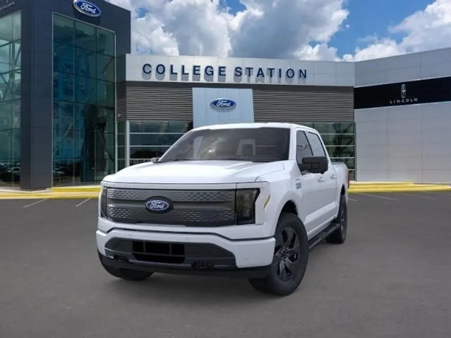 2025 Ford F-150 Lightning photo 1