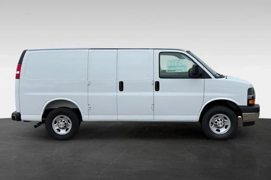 2025 Chevrolet Express Cargo 2500 photo 1