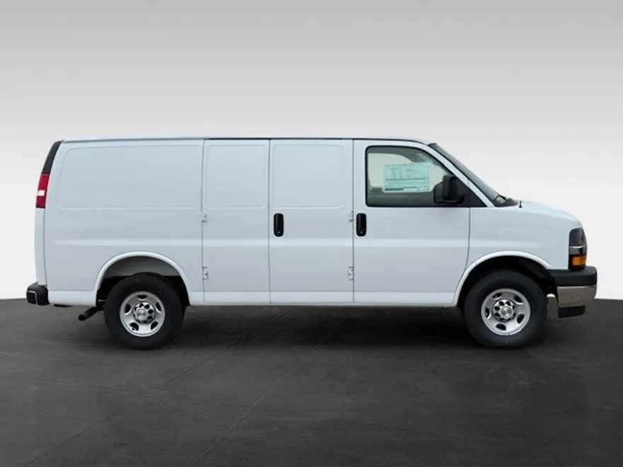 2025 Chevrolet Express Cargo 2500 photo 1