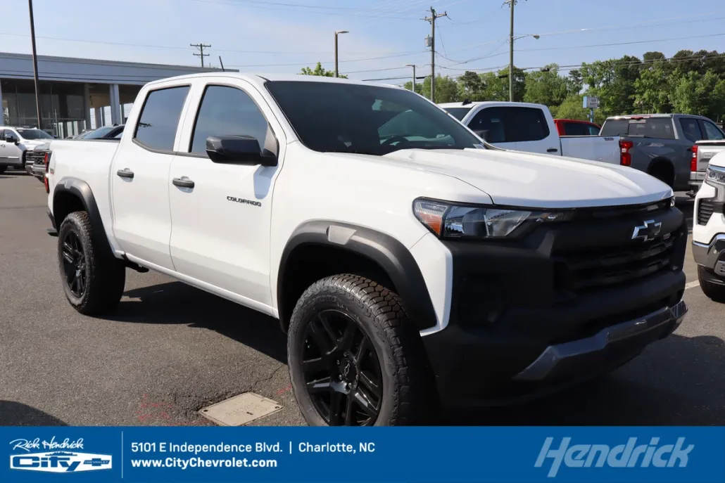 2025 Chevrolet Colorado Trail Boss photo 1