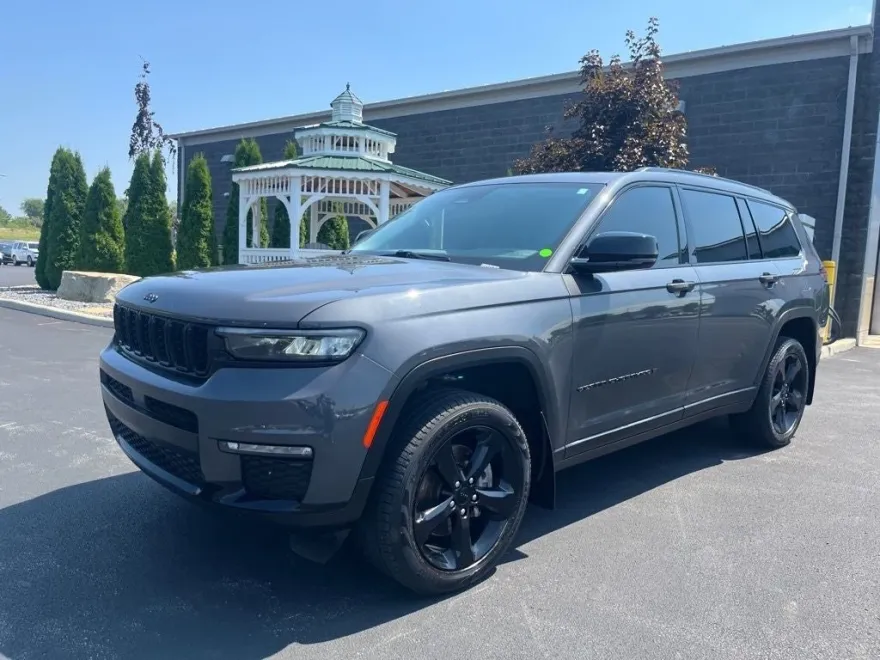 2024 Jeep Grand Cherokee Limited photo 1