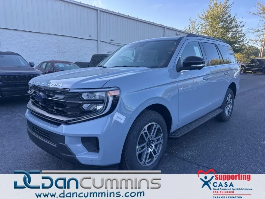 2025 Ford Expedition photo 1