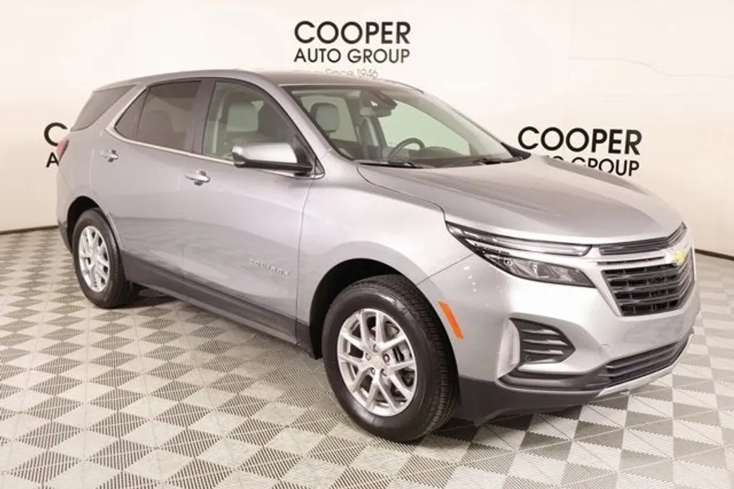 2023 Chevrolet Equinox LT photo 1