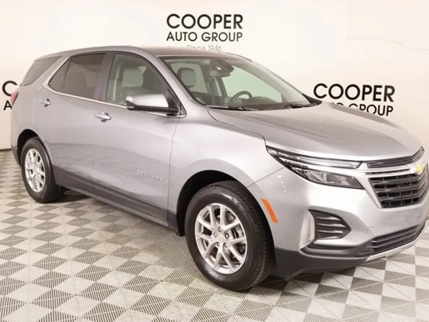 2023 Chevrolet Equinox LT photo 1