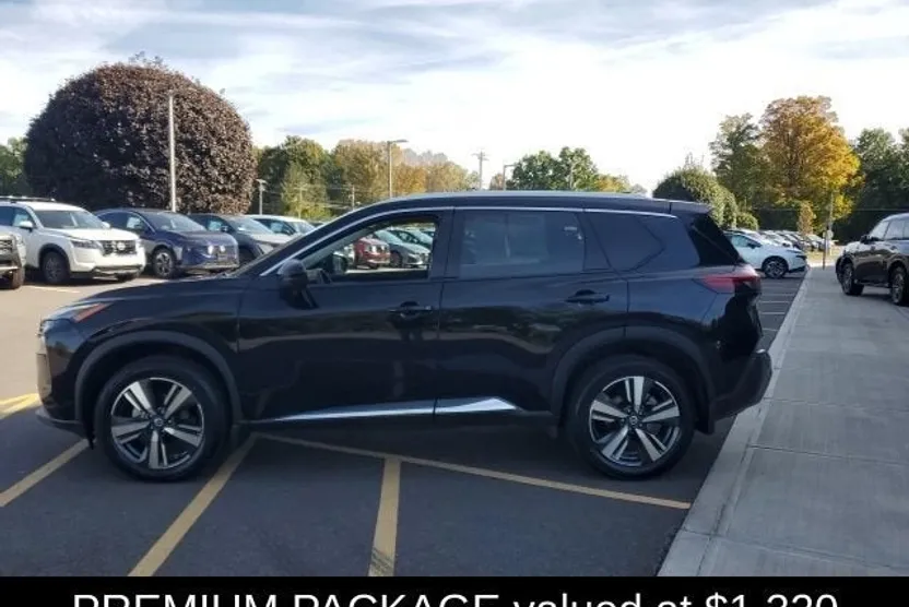2021 Nissan Rogue SL photo 1