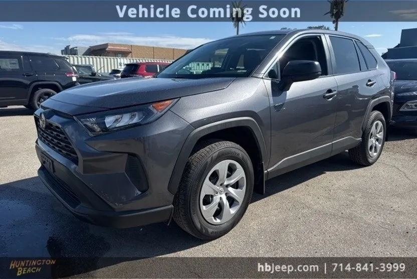 2022 Toyota RAV4 LE photo 1