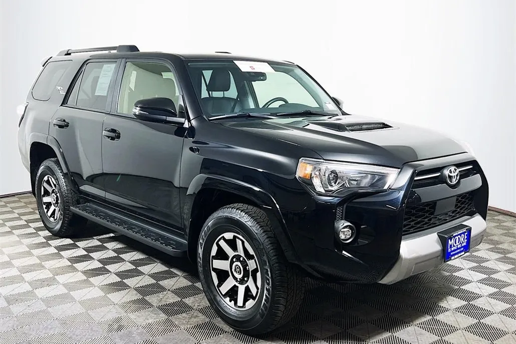 2024 Toyota 4Runner TRD Off-Road Premium photo 1