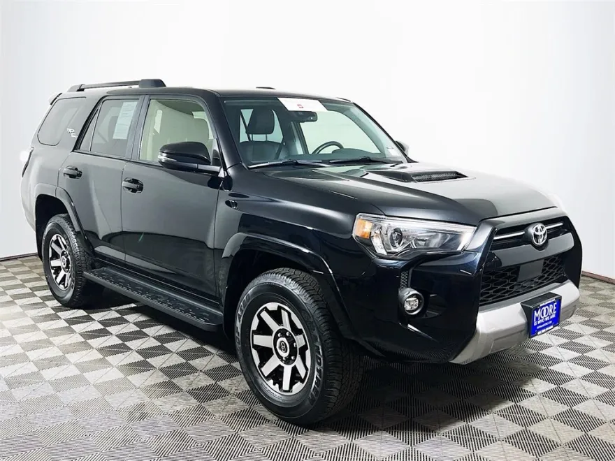 2024 Toyota 4Runner TRD Off-Road Premium photo 1