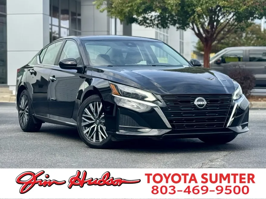 2023 Nissan Altima 2.5 SV photo 1