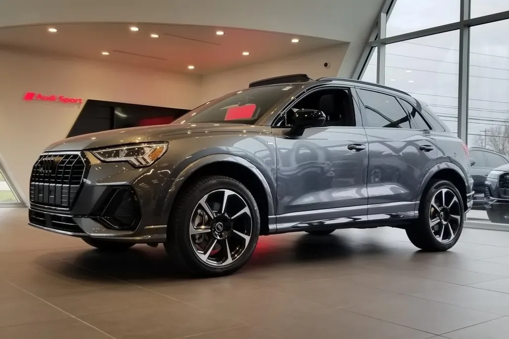 2025 Audi Q3 S line Premium Plus photo 1