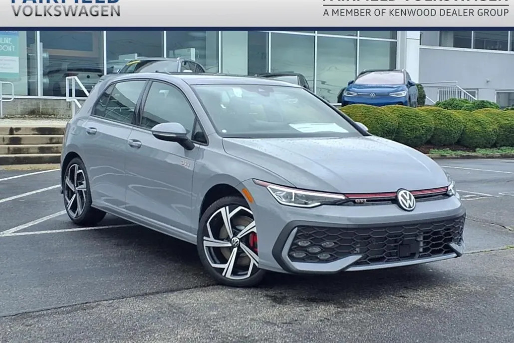 2025 Volkswagen Golf GTI SE photo 1