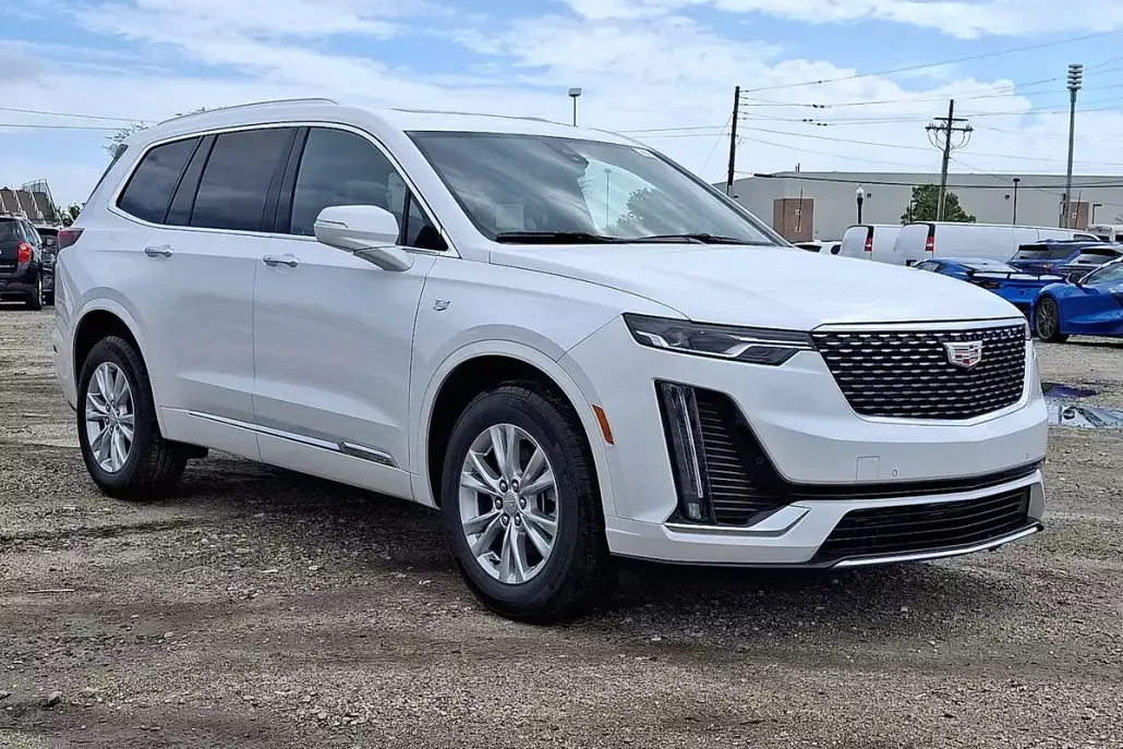 2025 Cadillac XT6 Luxury photo 1