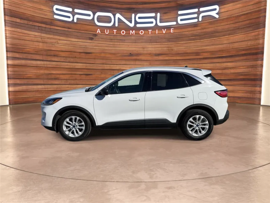 2022 Ford Escape SE photo 1