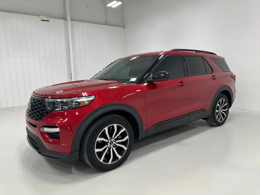2023 Ford Explorer ST-Line photo 1