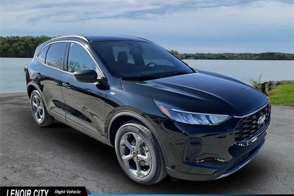 2025 Ford Escape ST-Line photo 1