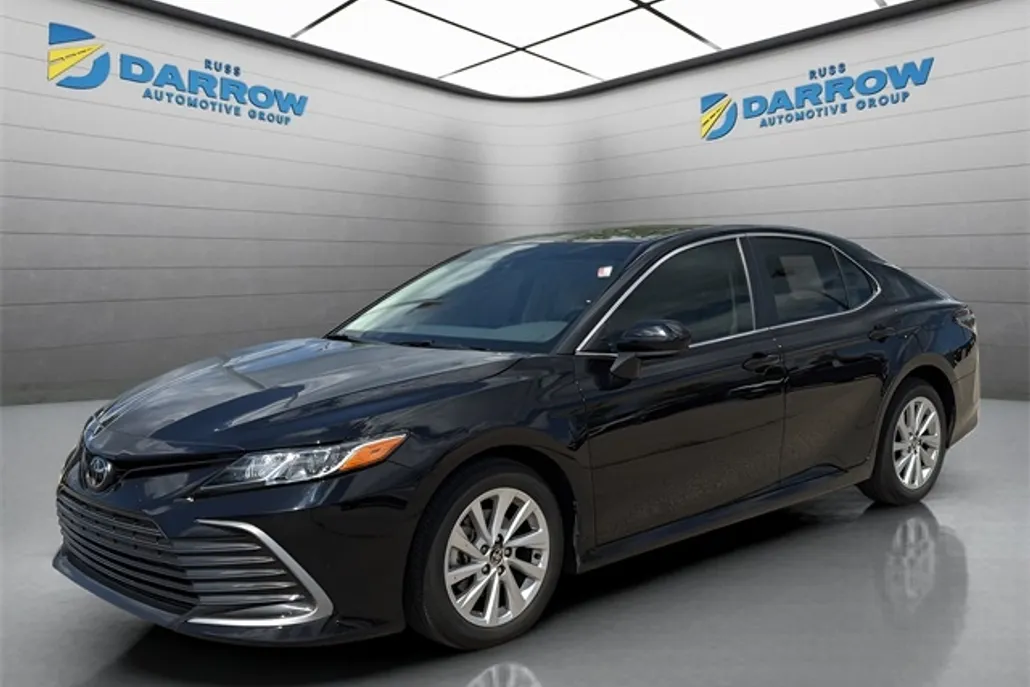 2024 Toyota Camry LE photo 1