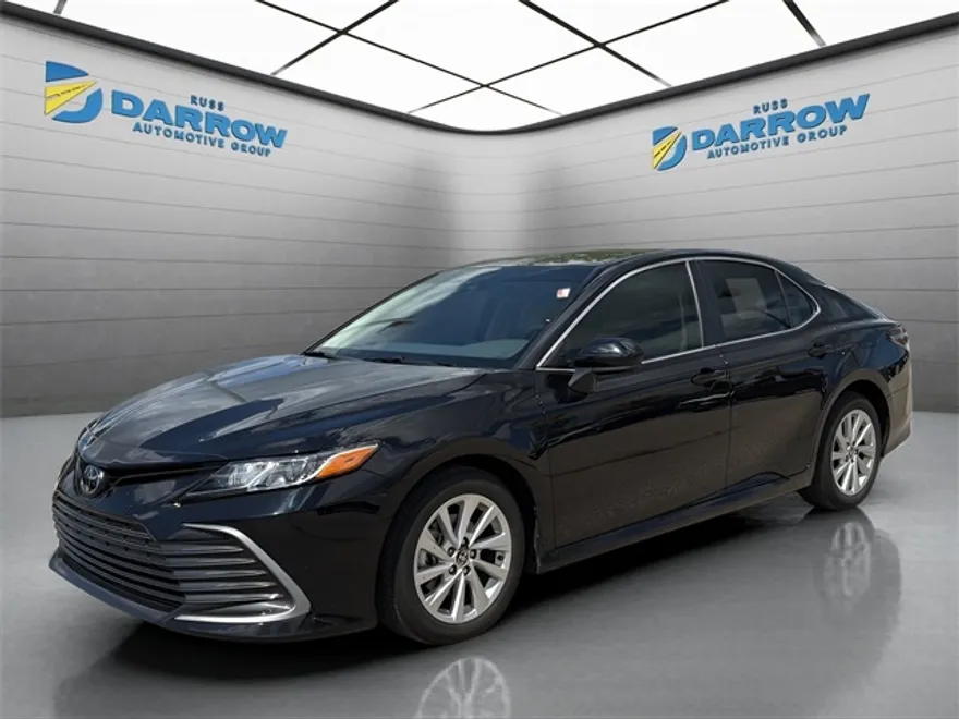 2024 Toyota Camry LE photo 1