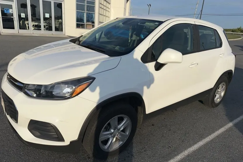 2018 Chevrolet Trax LS photo 1