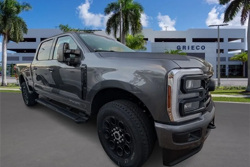 2025 Ford F-250 Lariat photo 1