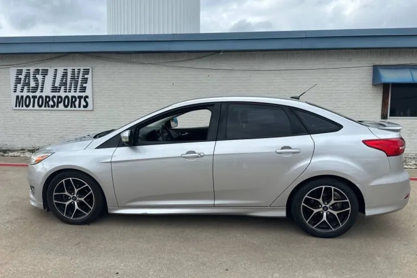 2015 Ford Focus SE photo 1