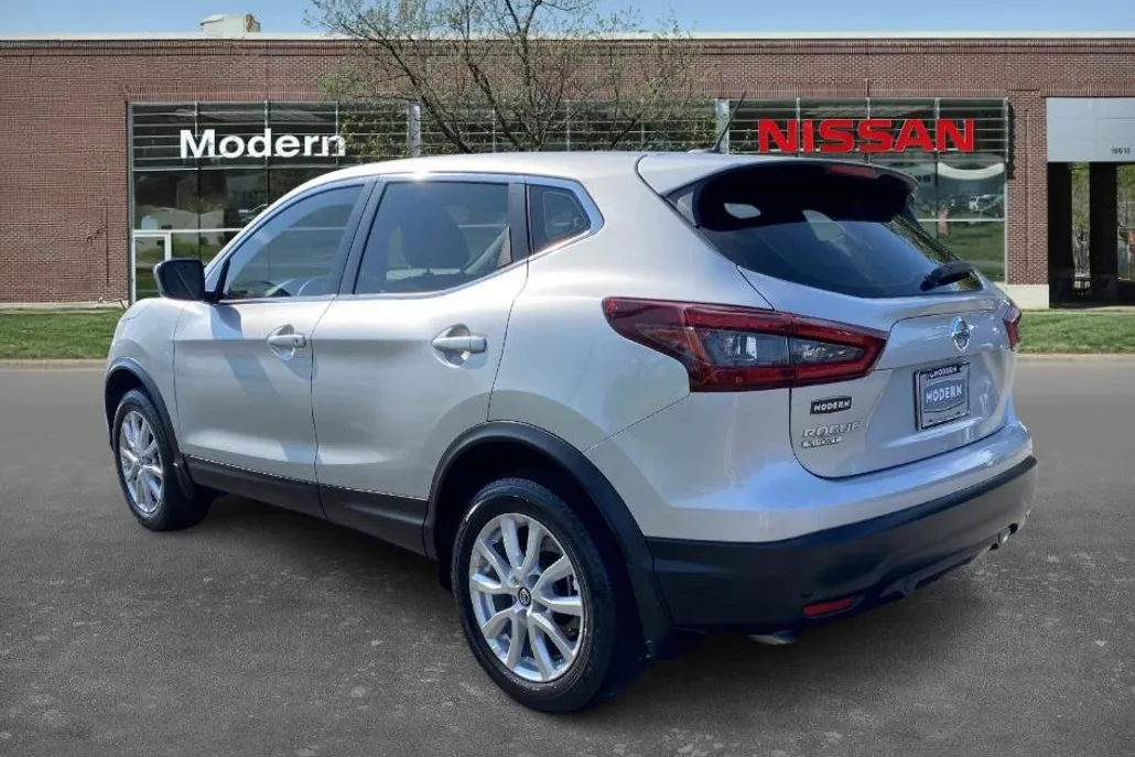 2021 Nissan Rogue Sport S photo 1