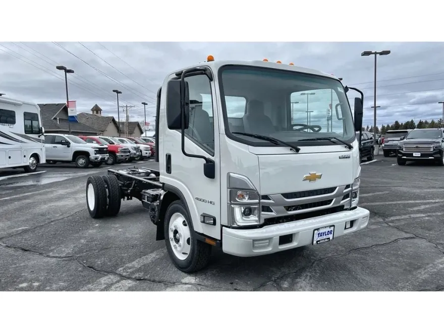 2024 Chevrolet Silverado 4500HD photo 1