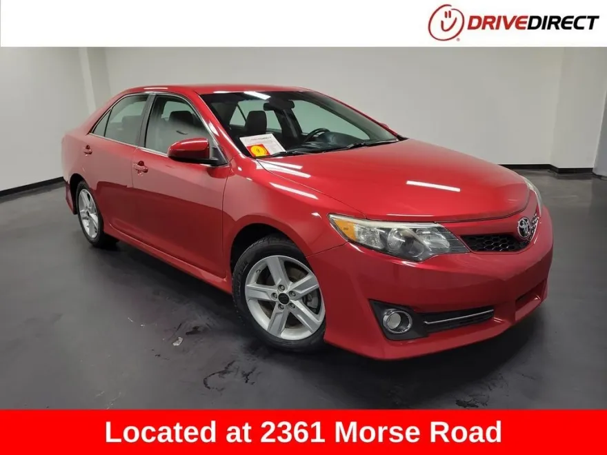 2012 Toyota Camry SE photo 1