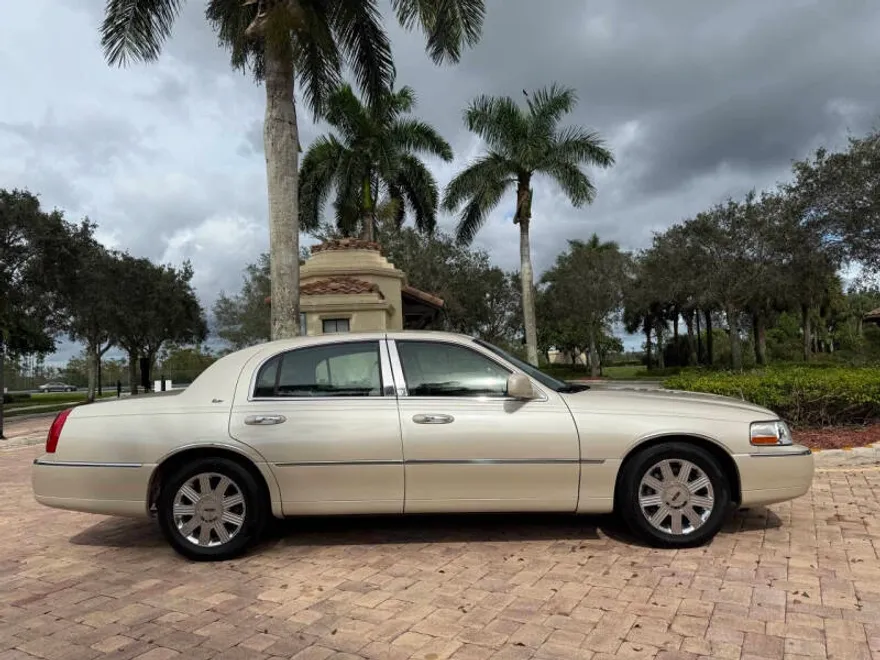 2003 Lincoln Town Car Cartier photo 1