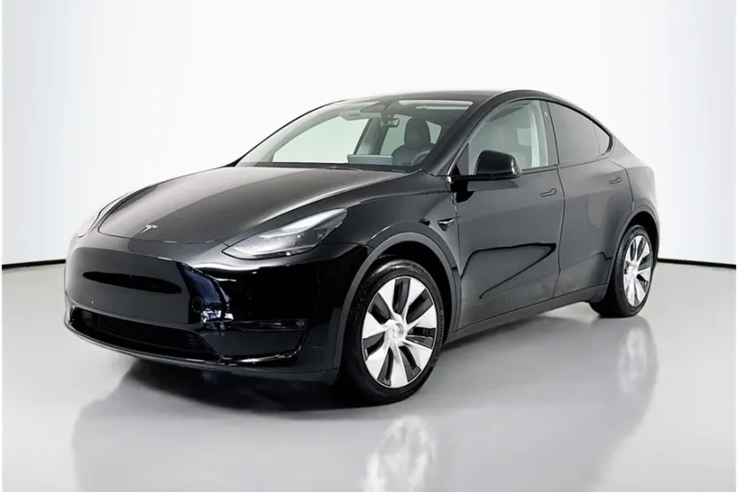 2023 Tesla Model Y Long Range photo 1