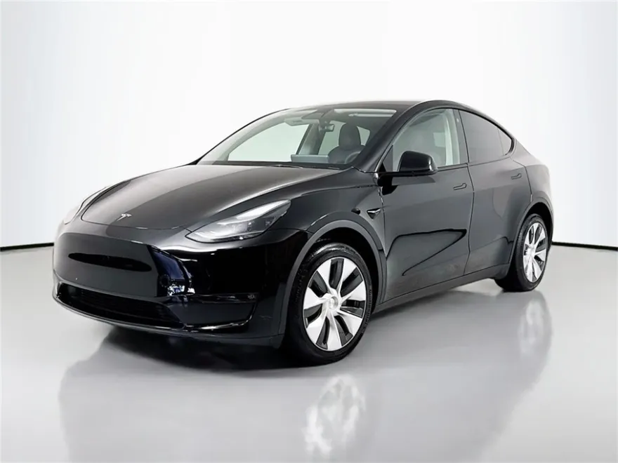 2023 Tesla Model Y Long Range photo 1