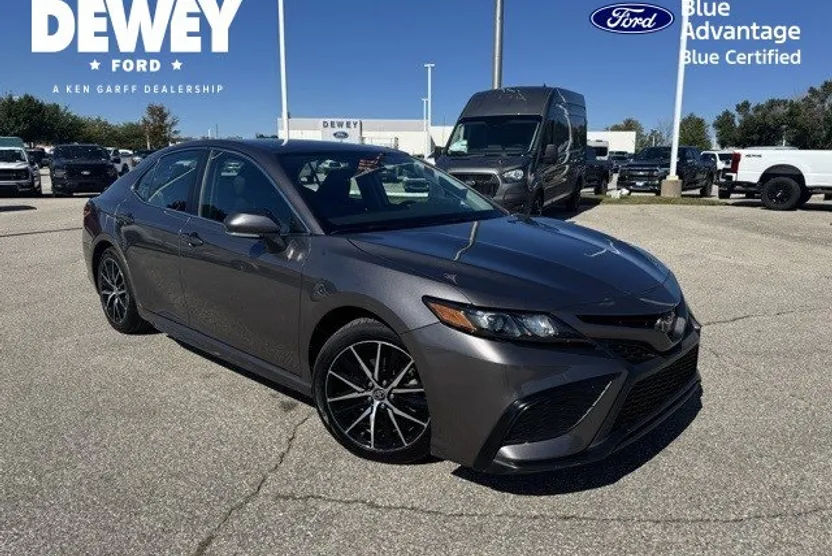2023 Toyota Camry SE photo 1