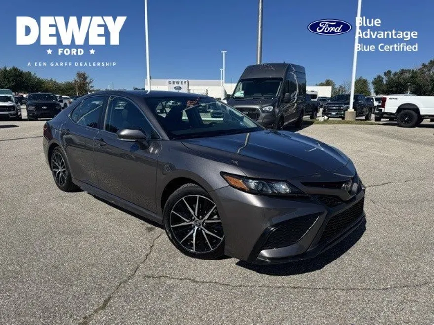 2023 Toyota Camry SE photo 1