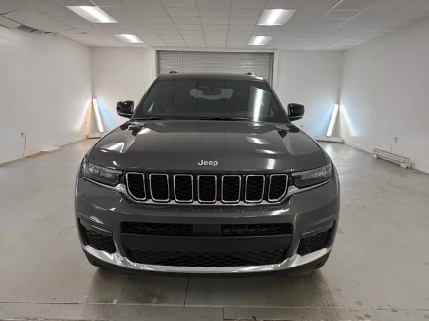 2025 Jeep Grand Cherokee Limited photo 1