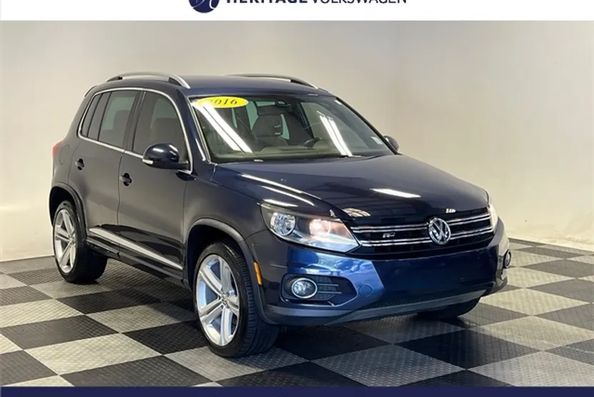 2016 Volkswagen Tiguan R-Line photo 1