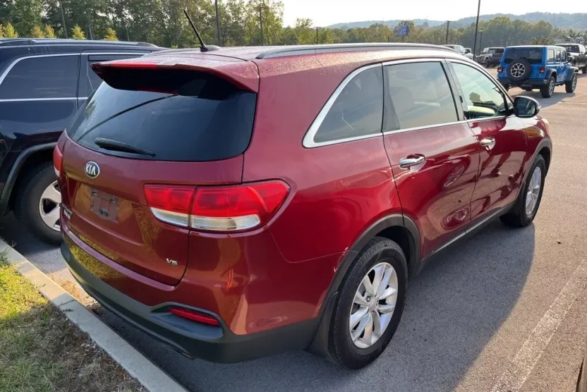 2016 Kia Sorento LX photo 1