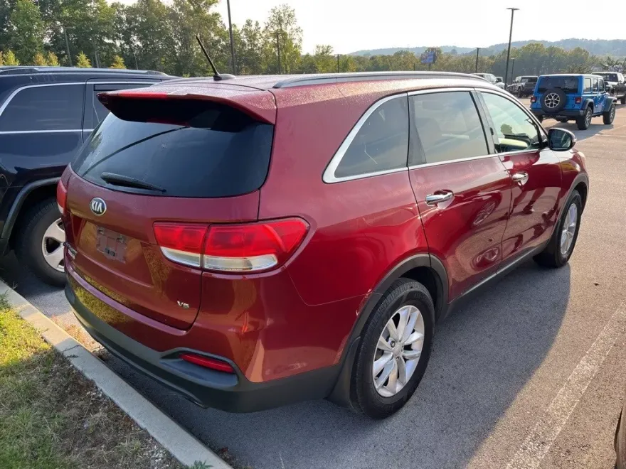 2016 Kia Sorento LX photo 1