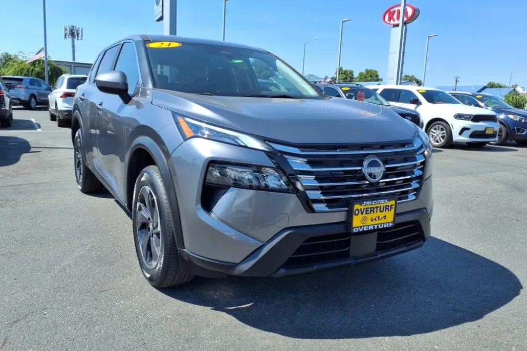 2024 Nissan Rogue SV photo 1