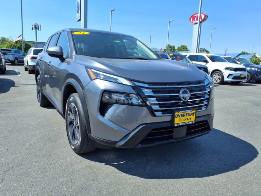2024 Nissan Rogue SV photo 1