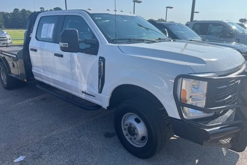2023 Ford F-350 XL photo 1