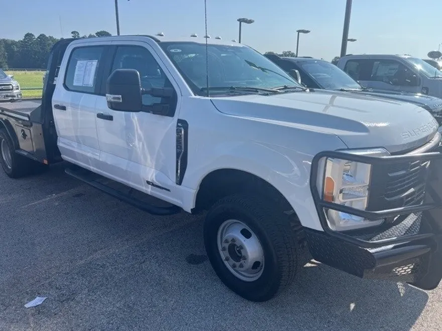 2023 Ford F-350 XL photo 1