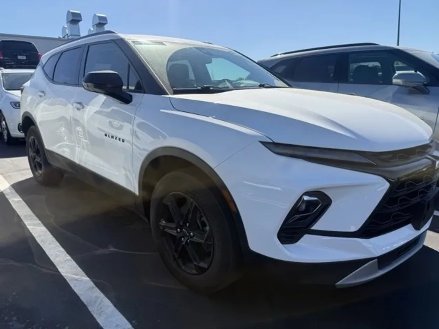 2023 Chevrolet Blazer 2LT photo 1