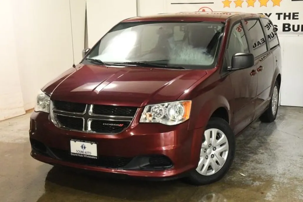 2017 Dodge Grand Caravan SE Plus photo 1