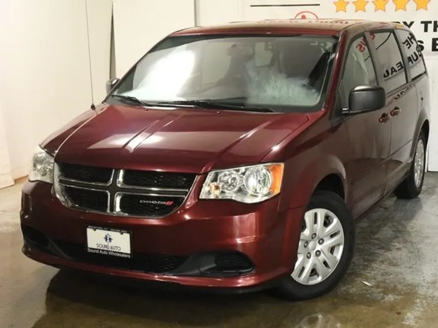 2017 Dodge Grand Caravan SE Plus photo 1