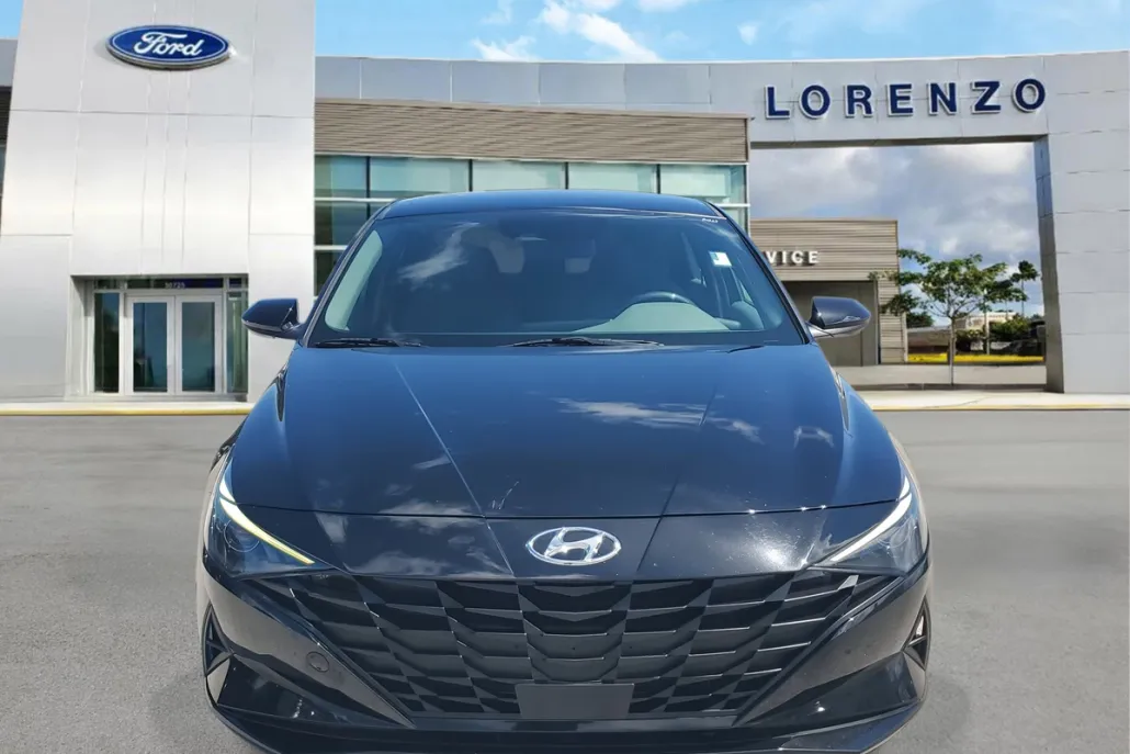 2023 Hyundai Elantra SEL photo 1