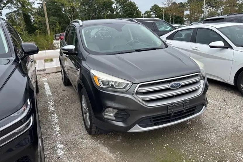2017 Ford Escape Titanium photo 1