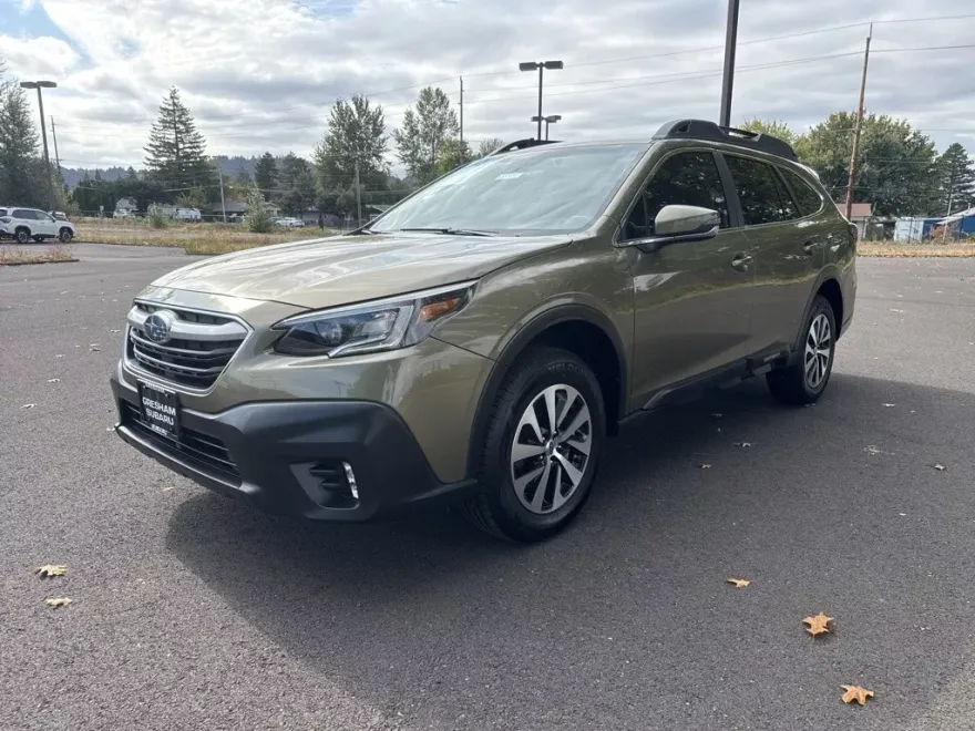 2022 Subaru Outback Premium photo 1