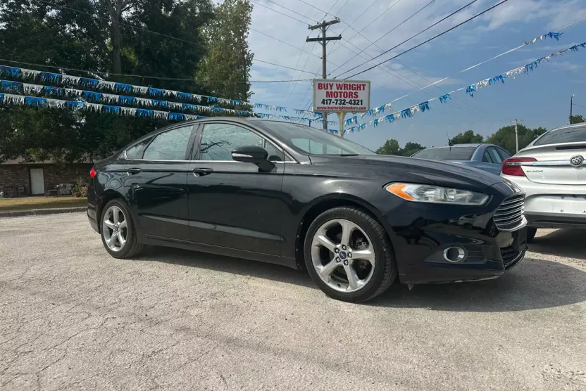 2013 Ford Fusion SE photo 1