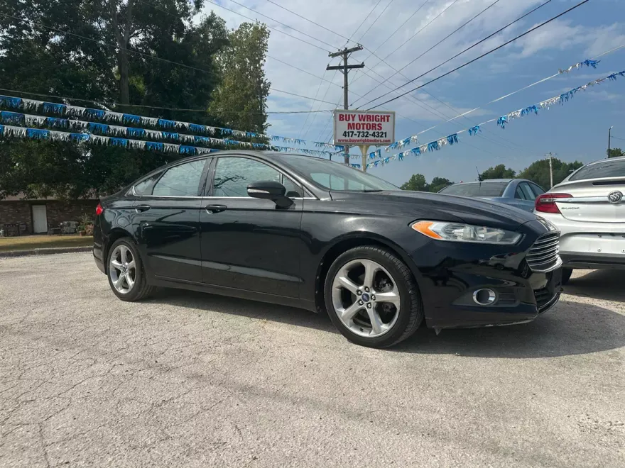 2013 Ford Fusion SE photo 1