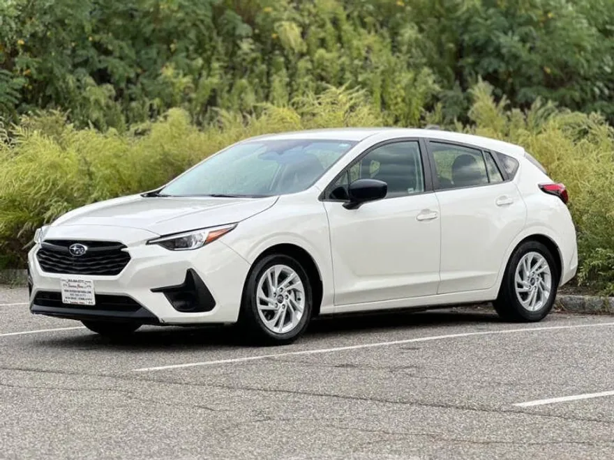 2024 Subaru Impreza Base photo 1