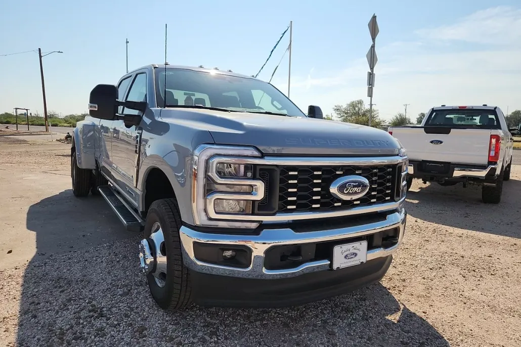 2026 Ford F-350 photo 1